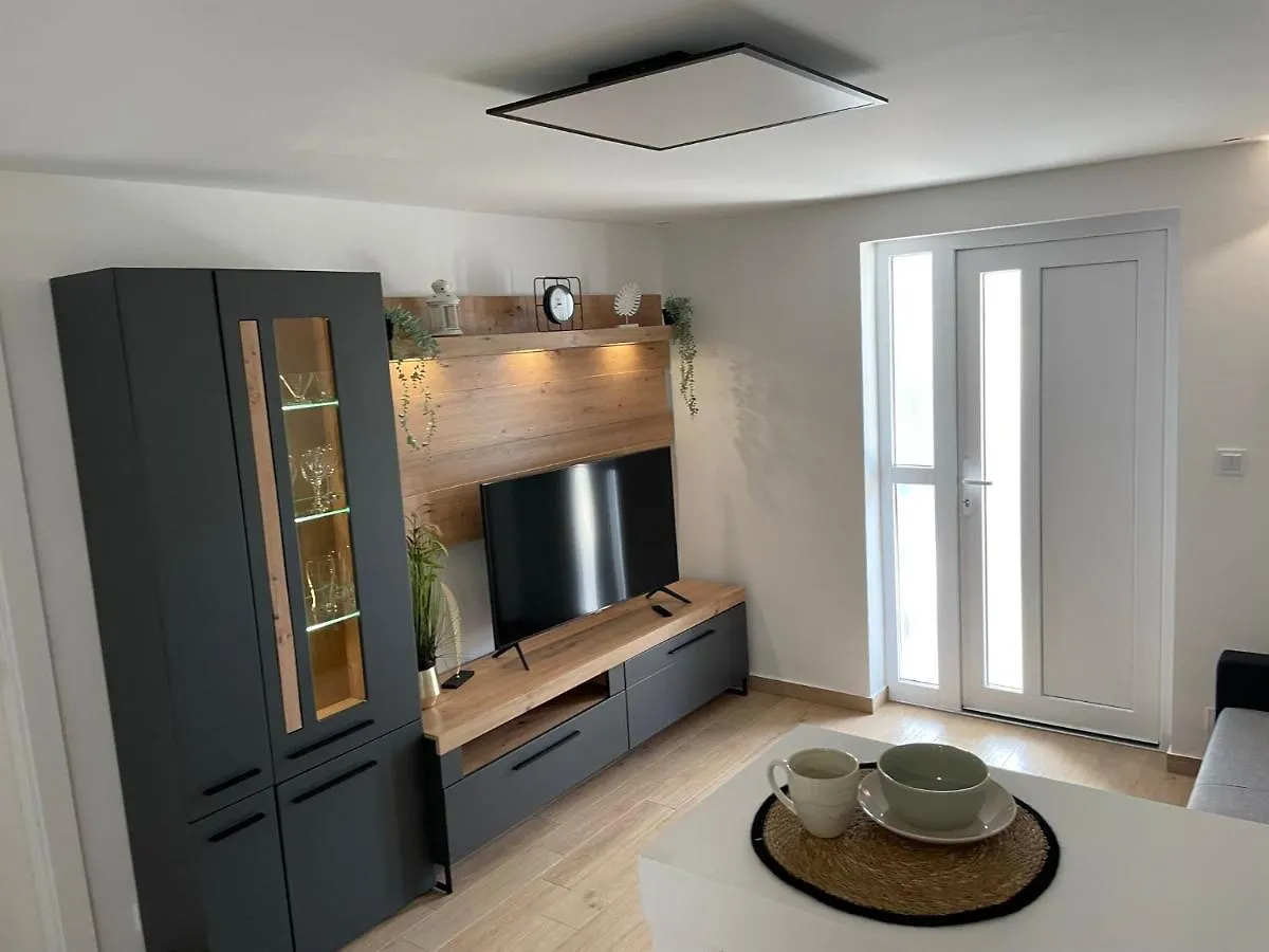 公寓 Apartman Mate 诺维格勒达尔马提亚